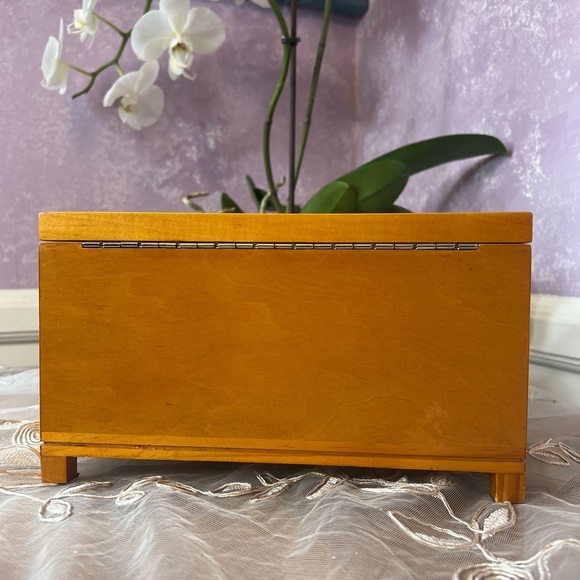 Elegant Wooden Jewelry Box with Top Organizers and one Drawer - Picture 3 of 11